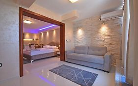 Apartments Daki